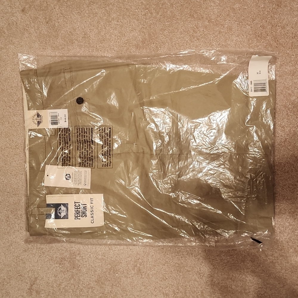 Dockers men's flat front Perfect Short, size 32